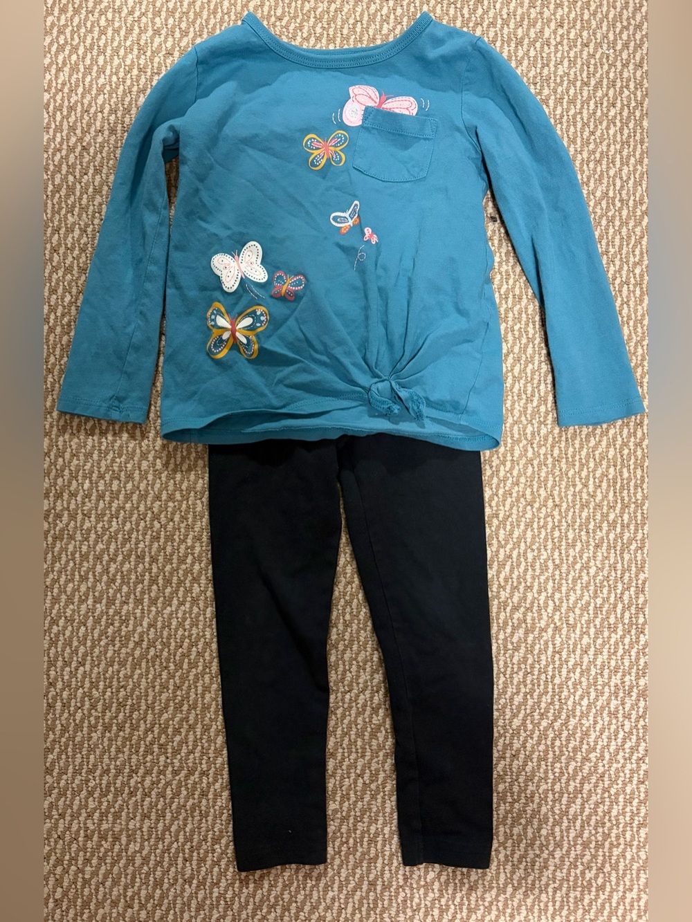 Carter's girls size 4T matching set